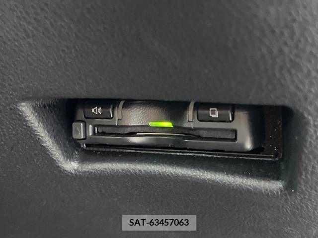 Toyota SIENTA 2021-11 352838-5