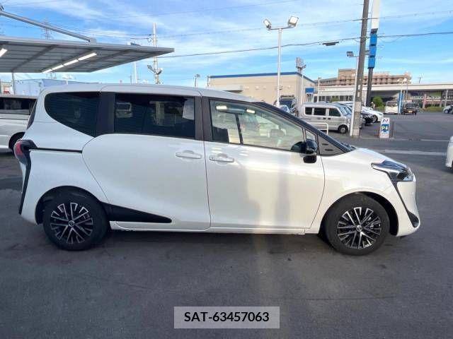 Toyota SIENTA 2021-11 352838-19