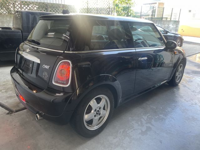 Bmw MINI 2010-04 9802-4