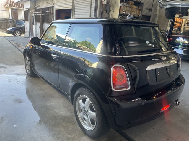 Bmw MINI 2010-04 9802-6