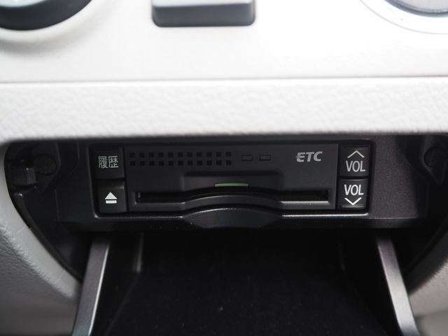 Toyota CROWN SEDAN 2010-03 833-18