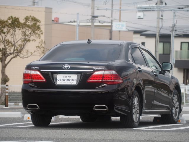 Toyota CROWN SEDAN 2010-03 833-12