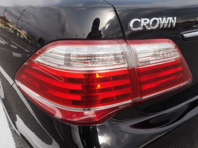 Toyota CROWN SEDAN 2010-03 833-27