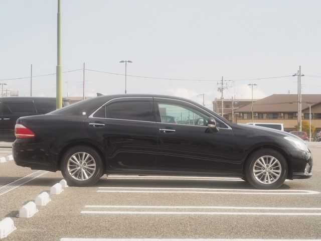 Toyota CROWN SEDAN 2010-03 833-5