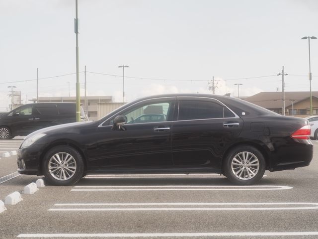 Toyota CROWN SEDAN 2010-03 833-8