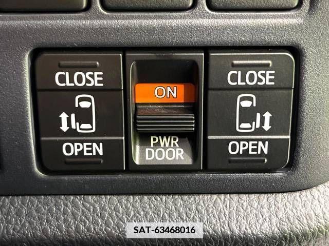 Toyota VOXY 2016-02 346418-6