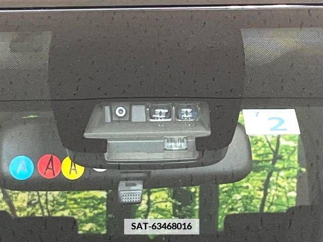 Toyota VOXY 2016-02 346418-5
