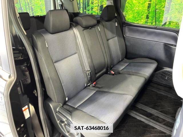 Toyota VOXY 2016-02 346418-9