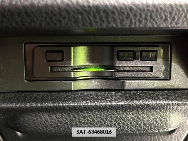 Toyota VOXY 2016-02 346418-7