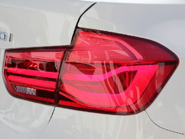 Bmw 3 SERIES 2016-03 182994-23