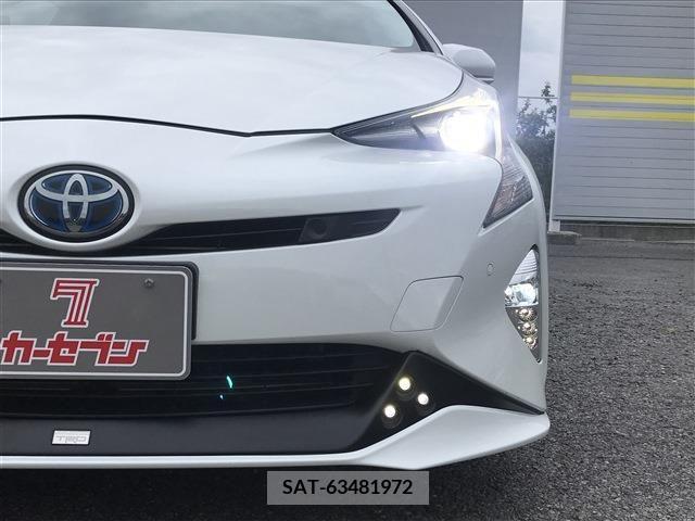 Toyota PRIUS 2017-01 380104-28