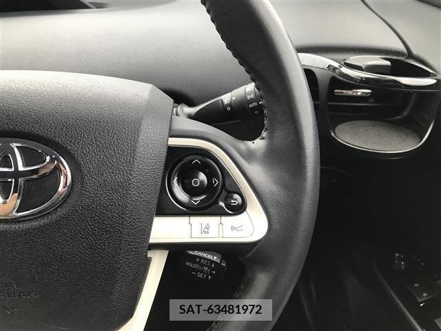 Toyota PRIUS 2017-01 380104-24