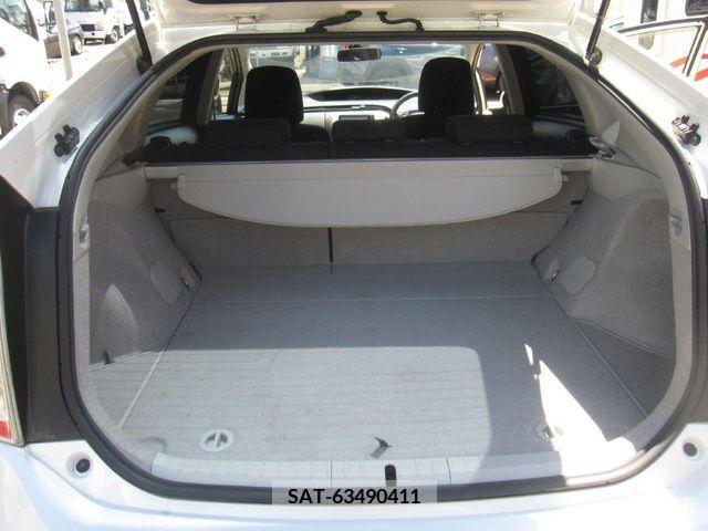 Toyota PRIUS 2013-03 366334-12