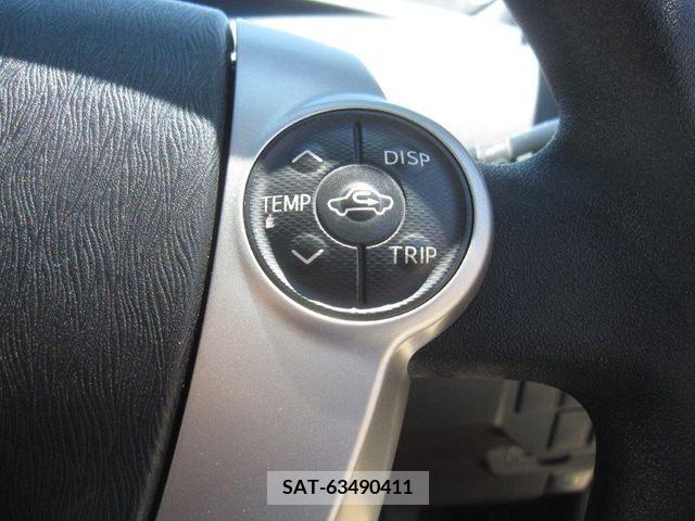 Toyota PRIUS 2013-03 366334-16