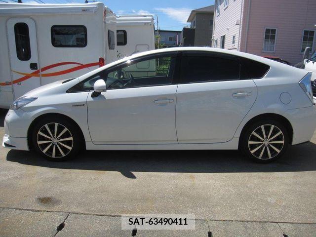Toyota PRIUS 2013-03 366334-7