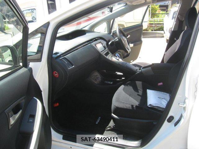 Toyota PRIUS 2013-03 366334-9