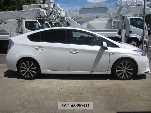 Toyota PRIUS 2013-03 366334-6