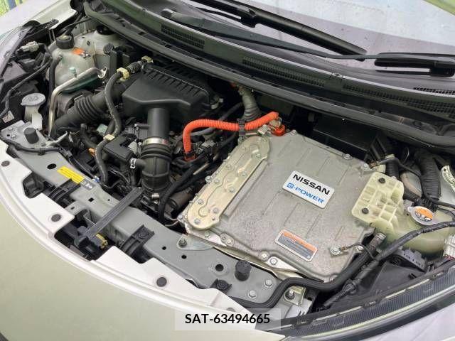Nissan NOTE 2018-08 236814-18