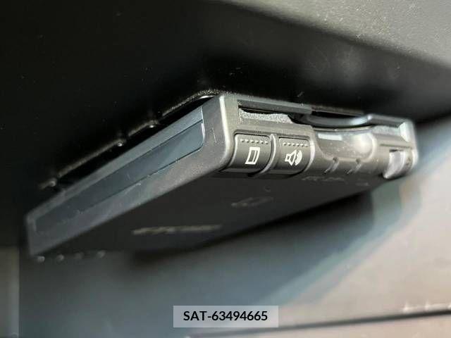 Nissan NOTE 2018-08 236814-4
