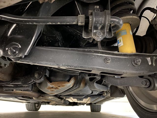 Subaru LEGACY 2012-05 185972-18