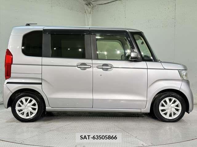 Honda N BOX 2019-05 307018-7