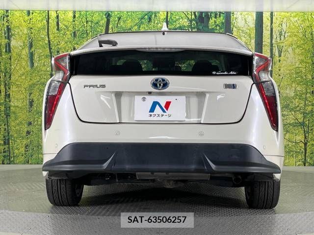 Toyota PRIUS 2017-07 382487-15