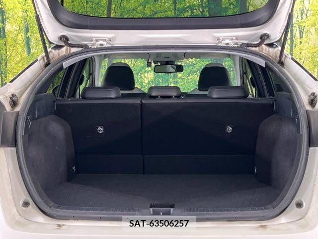 Toyota PRIUS 2017-07 382487-10