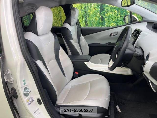 Toyota PRIUS 2017-07 382487-8