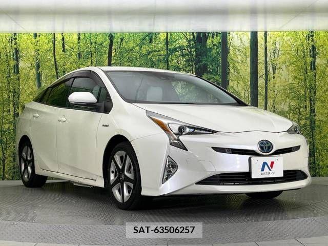 Toyota PRIUS 2017-07 382487-16