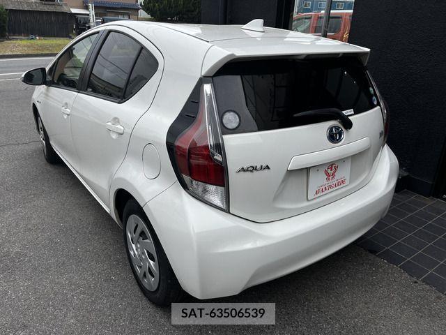 Toyota AQUA 2016-09 291871-4
