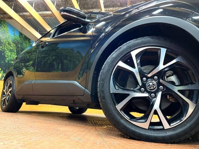Toyota C-HR 2017-08 194070-13