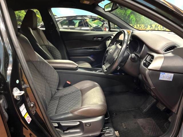 Toyota C-HR 2017-08 194070-8