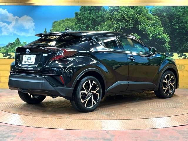 Toyota C-HR 2017-08 194070-17