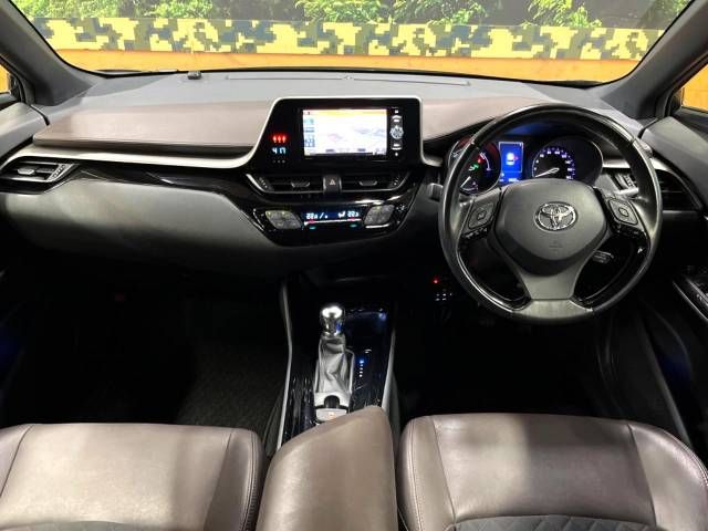 Toyota C-HR 2017-08 194070-1