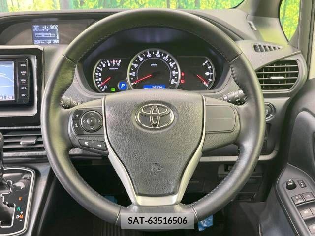 Toyota VOXY 2014-10 330976-12