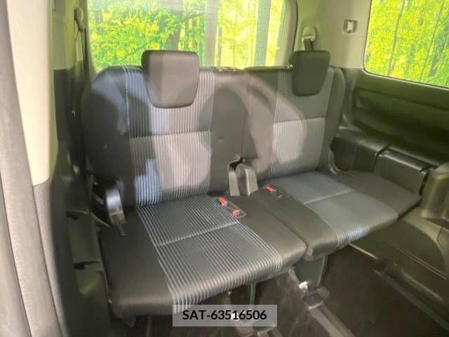 Toyota VOXY 2014-10 330976-10