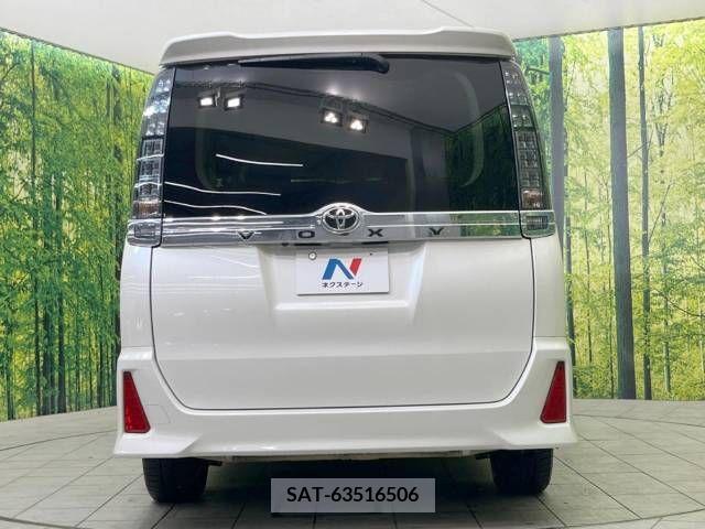Toyota VOXY 2014-10 330976-16