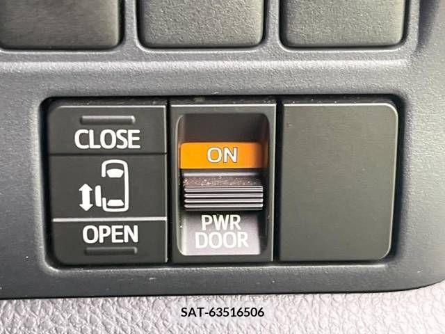 Toyota VOXY 2014-10 330976-5