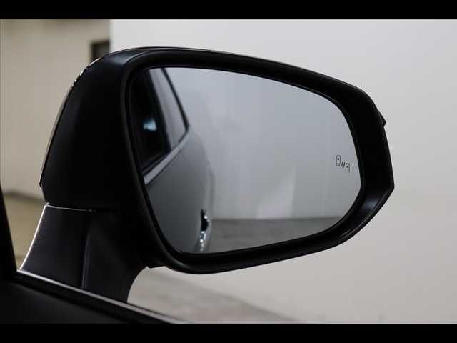 Toyota HARRIER 2023-02 16443-3