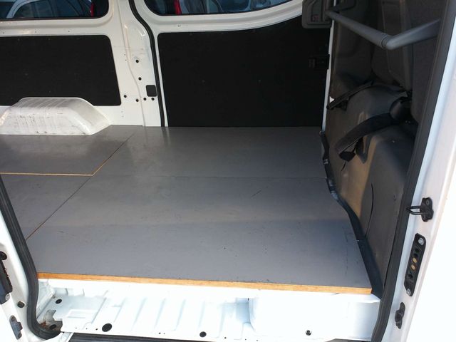 Nissan NV350 Caravan 2016-09 15270-20