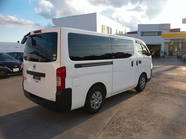 Nissan NV350 Caravan 2016-09 15270-2