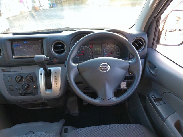 Nissan NV350 Caravan 2016-09 15270-6