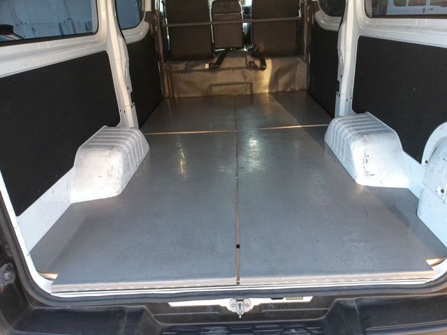 Nissan NV350 Caravan 2016-09 15270-14