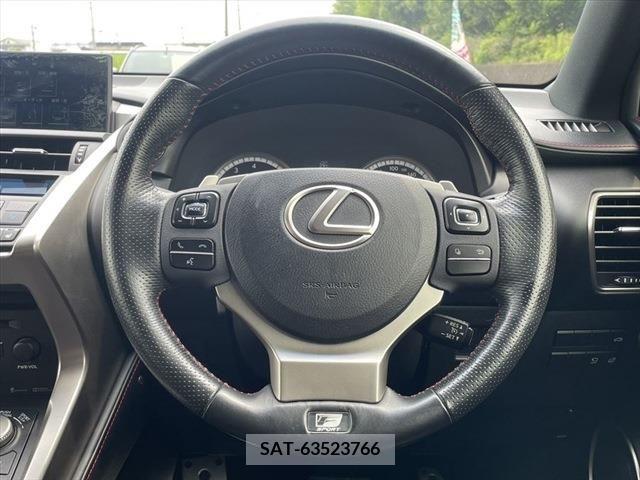 Lexus NX 2015-10 299728-11