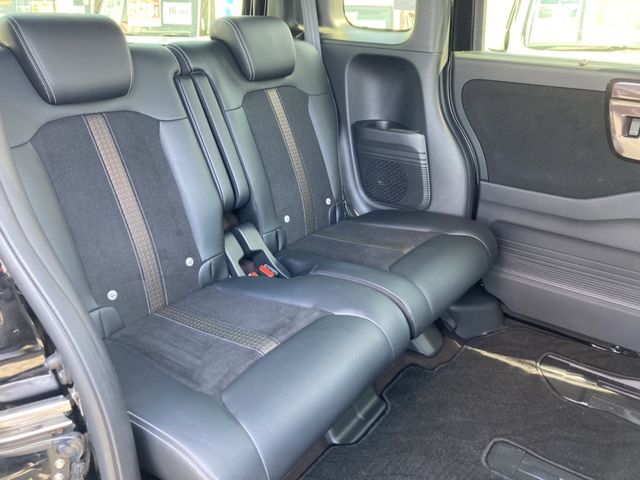 Honda N BOX CUSTOM 2018-02 1517-14