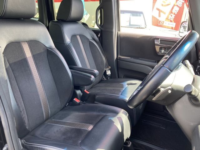Honda N BOX CUSTOM 2018-02 1517-13