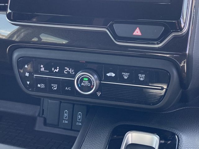 Honda N BOX CUSTOM 2018-02 1517-9