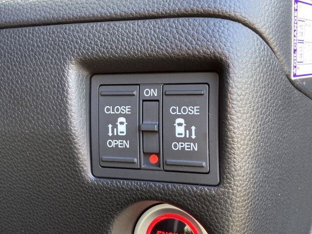 Honda N BOX CUSTOM 2018-02 1517-11