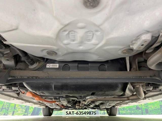 Toyota AQUA 2013-04 328279-19