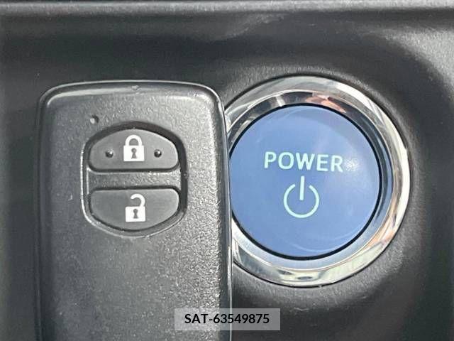 Toyota AQUA 2013-04 328279-5